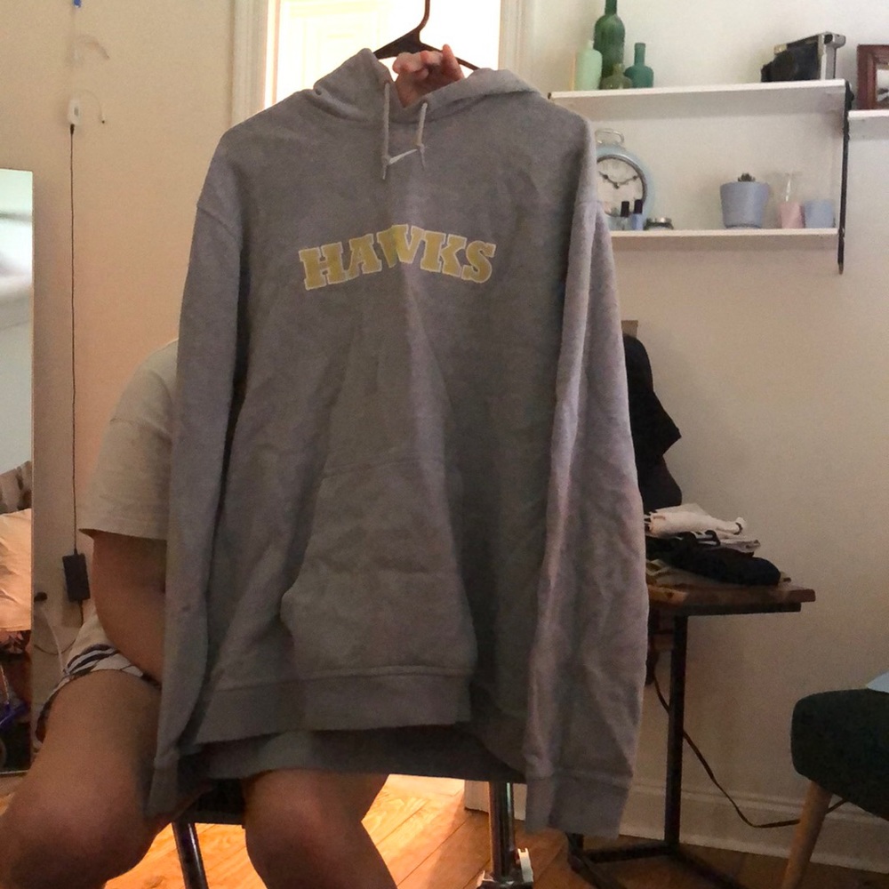 gray sweatshirt. size XL